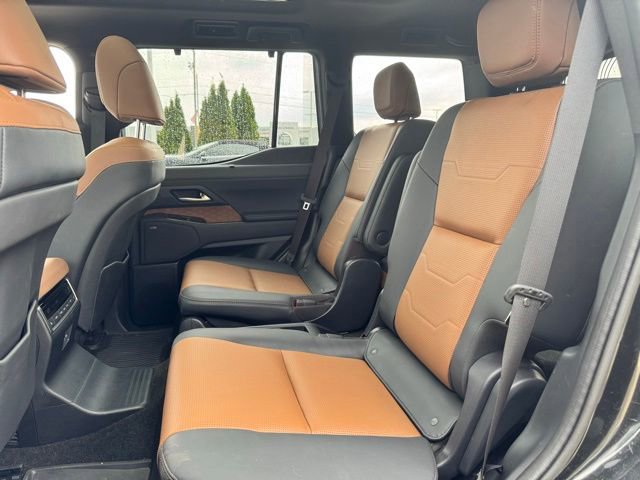 Used 2025 Lexus GX 550 w/ Cold Area Package AWD/4WD image 14