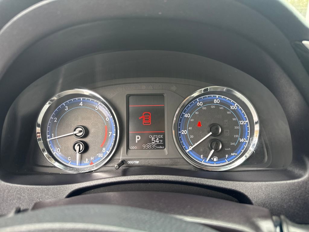 Used 2019 Toyota Corolla LE w/ Carpet Mat Package (TMS) image 9