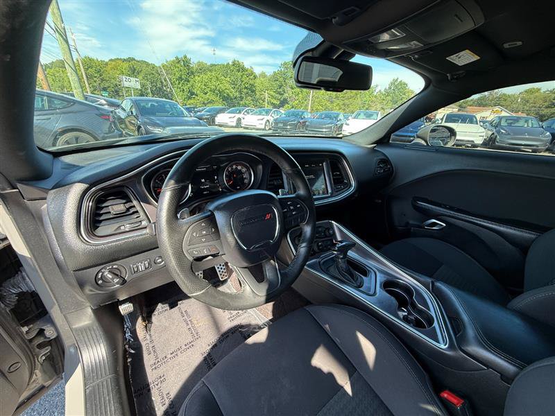 Used 2017 Dodge Challenger R/T RWD image 10
