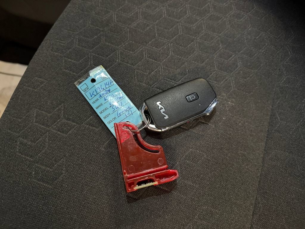 Certified 2024 Kia Seltos X-Line image 32