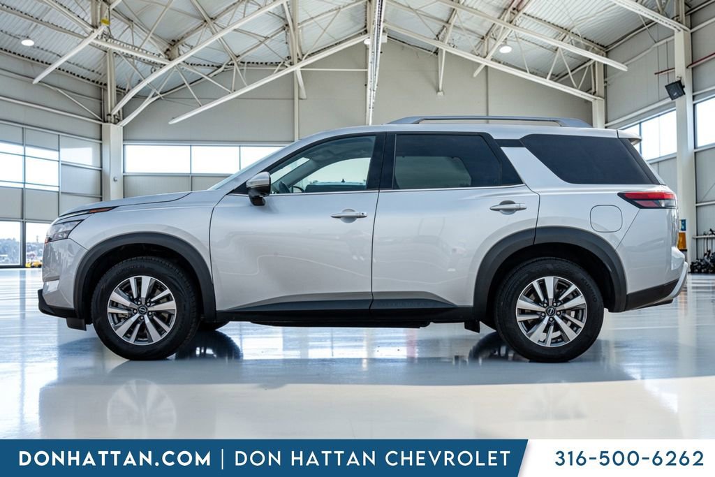 Used 2025 Nissan Pathfinder SL video 2