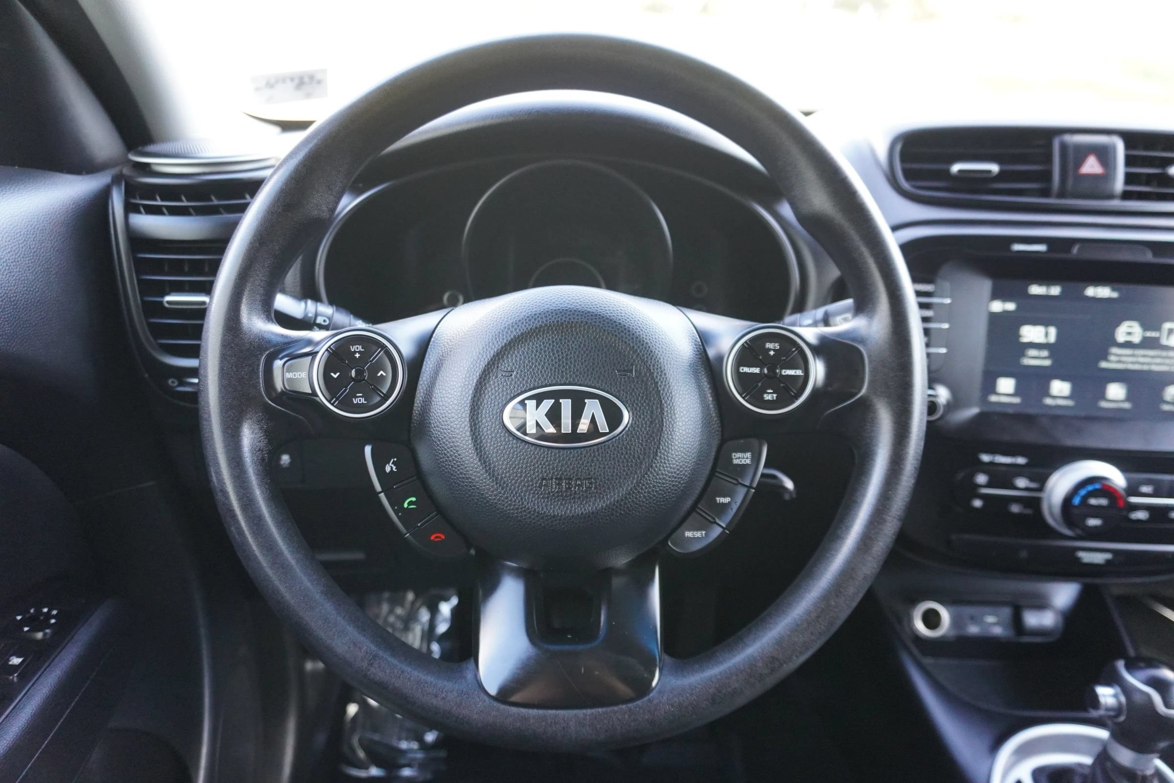 Used 2018 Kia Soul + FWD image 19