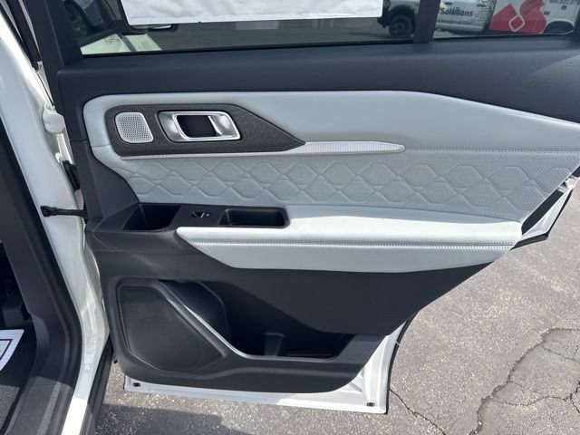New 2026 Ford Explorer Platinum w/ LUX Leather Package image 17