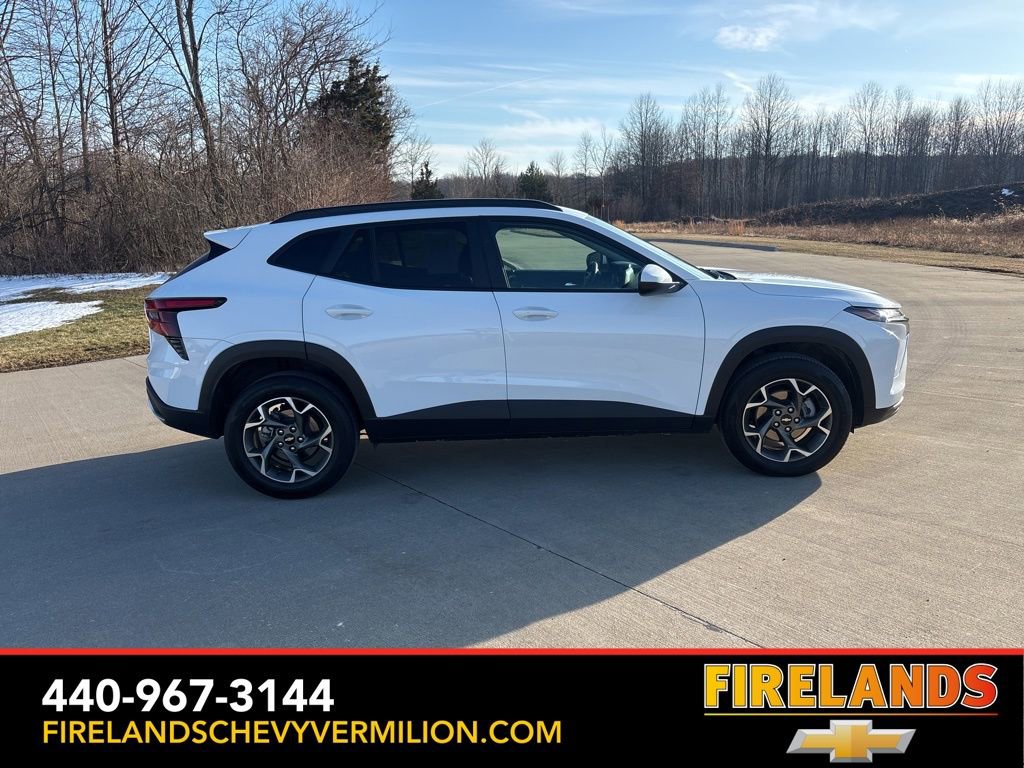 Certified 2025 Chevrolet Trax LT w/ LT Convenience Package image 10