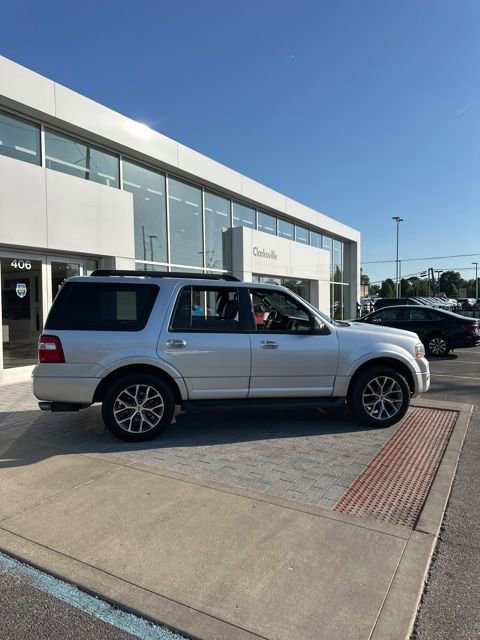 Used 2017 Ford Expedition XLT w/ Equipment Group 202A RWD image 6