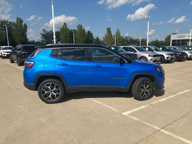 Certified 2025 Jeep Compass Limited AWD/4WD image 5