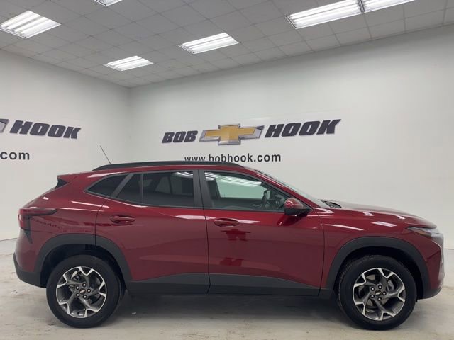 Used 2024 Chevrolet Trax LT FWD image 4