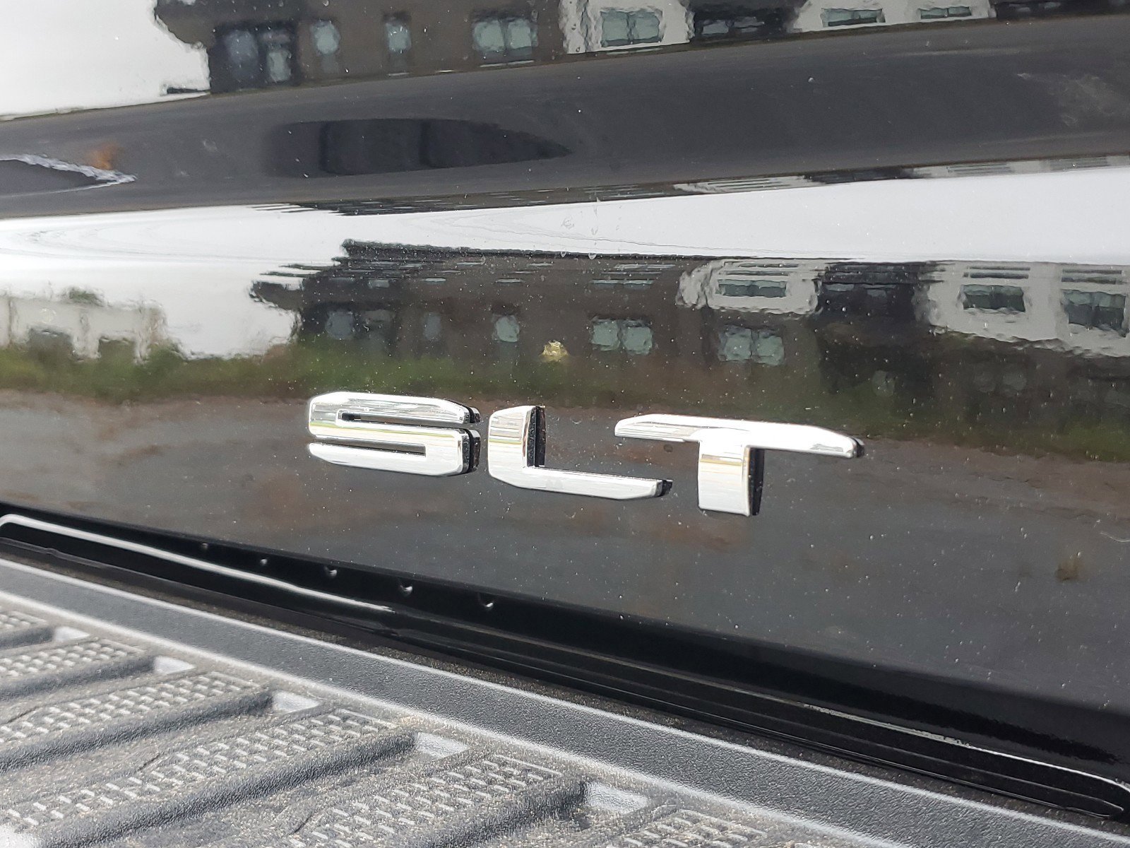 New 2025 GMC Sierra 2500 SLT w/ SLT Premium Package image 9