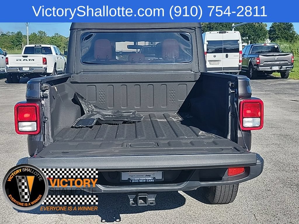 Used 2023 Jeep Gladiator Overland w/ Cold Weather Group AWD/4WD image 28