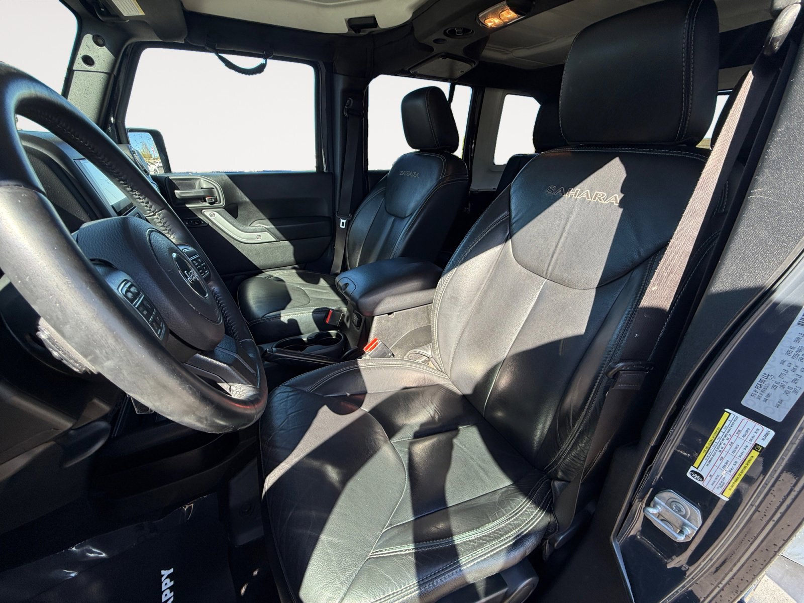 Used 2017 Jeep Wrangler Unlimited Sahara w/ Connectivity Group image 10