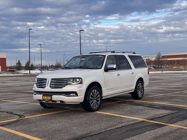Used 2015 Lincoln Navigator L 4WD image 40