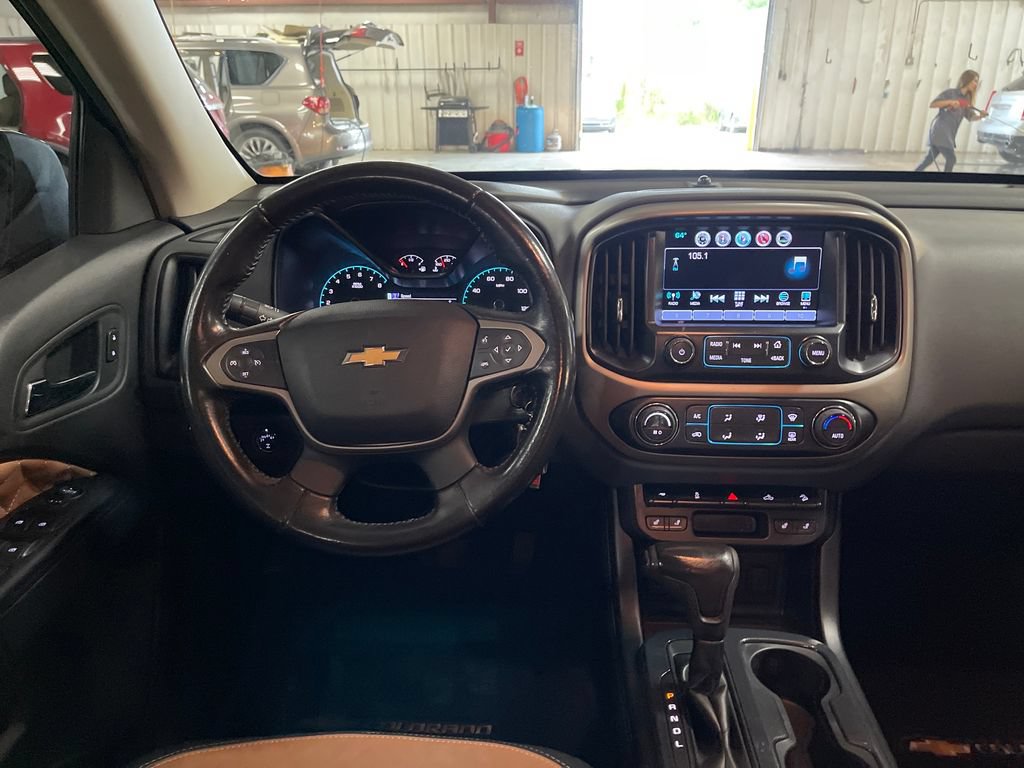 Used 2017 Chevrolet Colorado Z71 w/ Z71 Midnight Edition AWD/4WD image 17