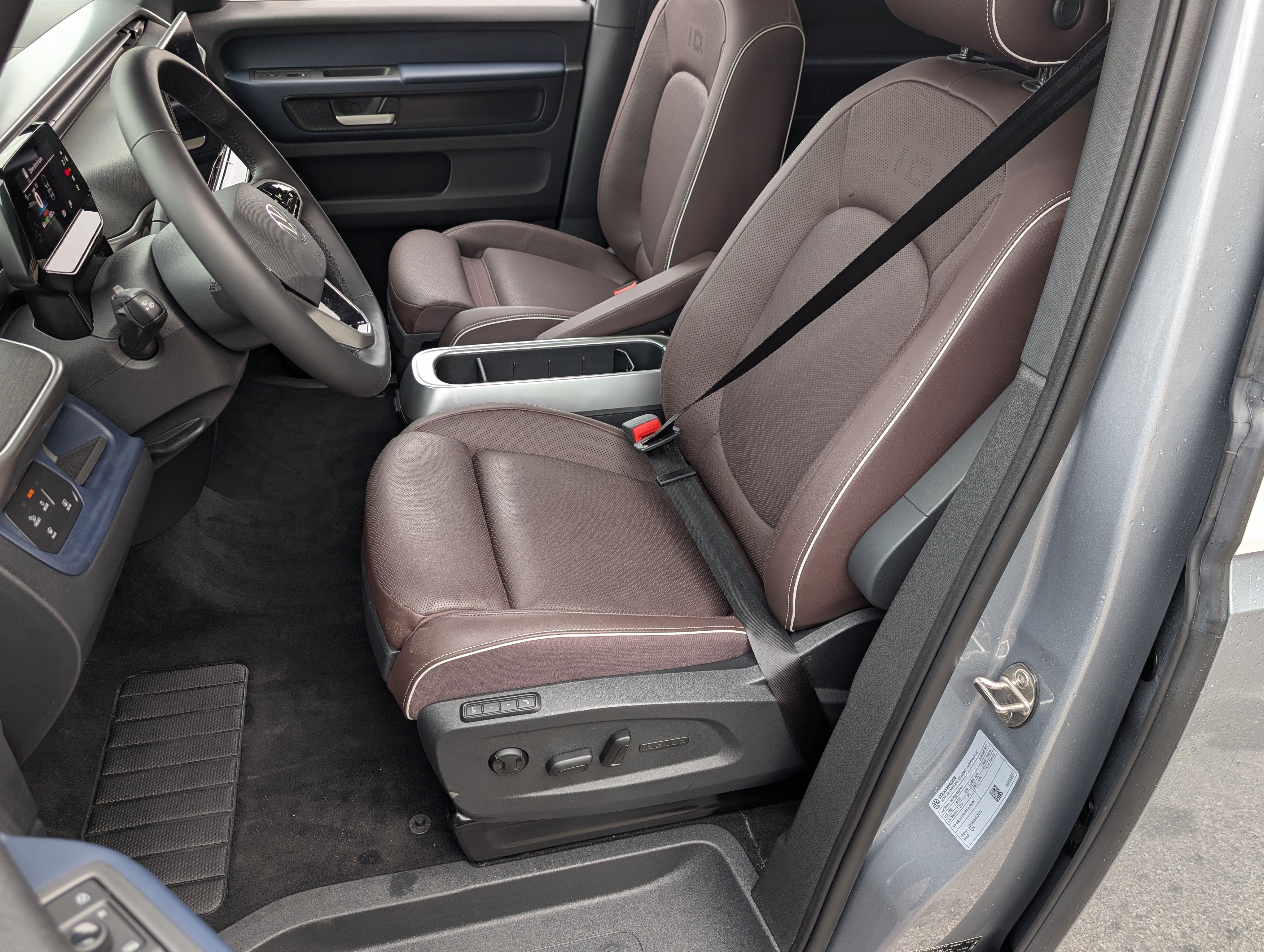 Used 2025 Volkswagen ID. Buzz Pro S Plus RWD image 17