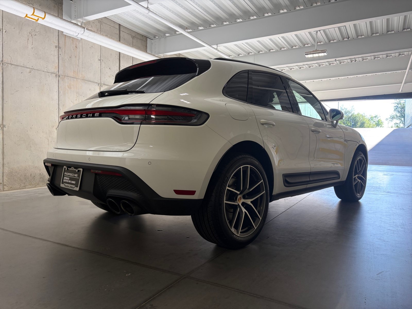 Certified 2026 Porsche Macan AWD/4WD image 10