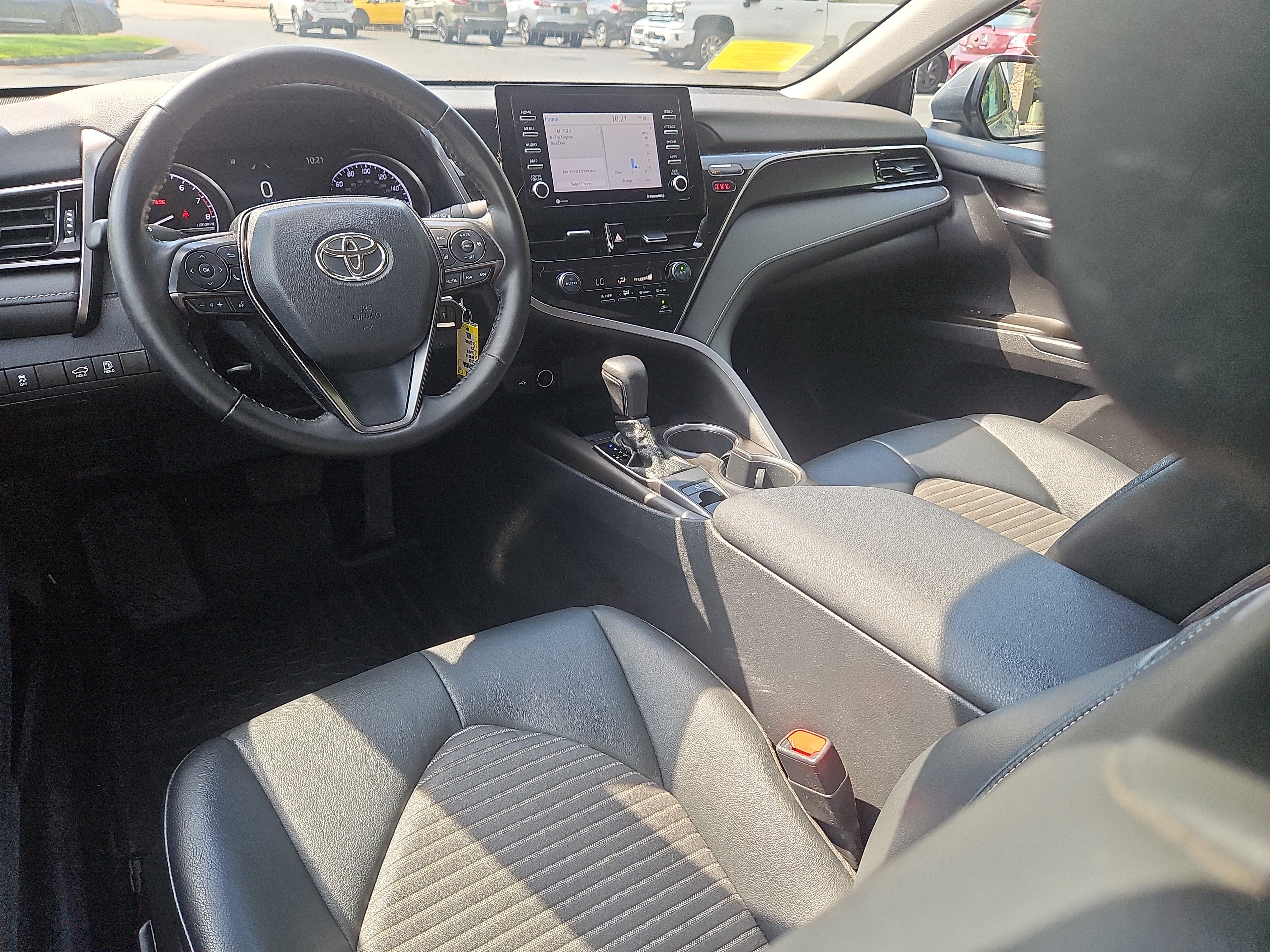 Used 2021 Toyota Camry SE AWD/4WD image 2