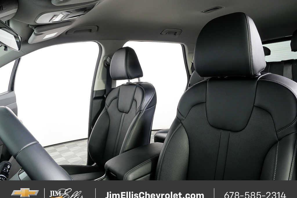 Used 2025 Kia Sorento S FWD image 5