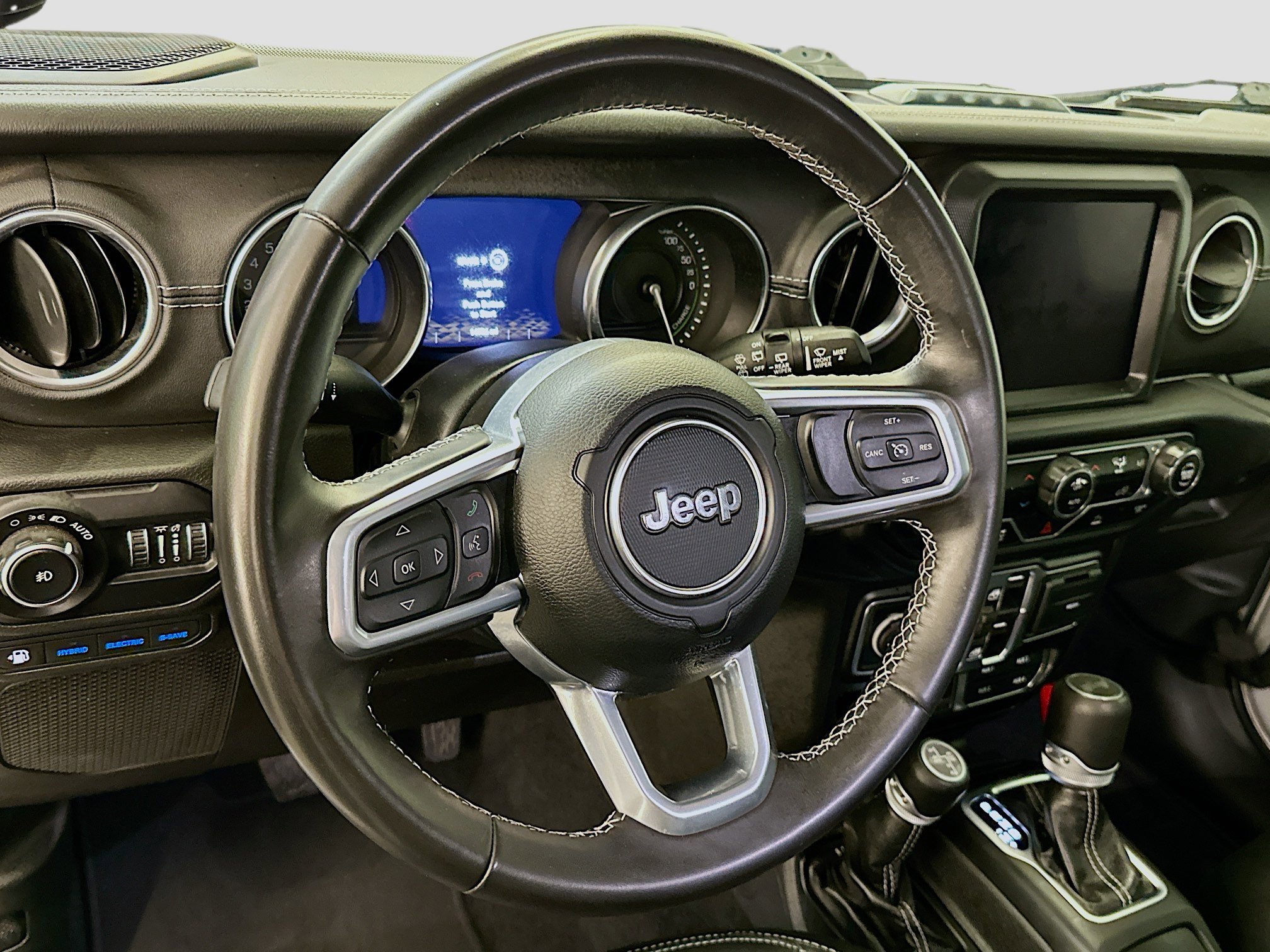 Used 2022 Jeep Wrangler Sahara image 18