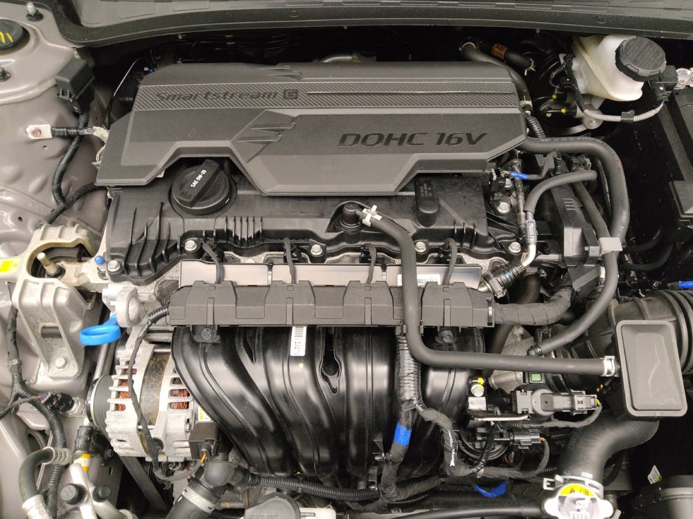 Used 2025 Hyundai Elantra Sport image 30