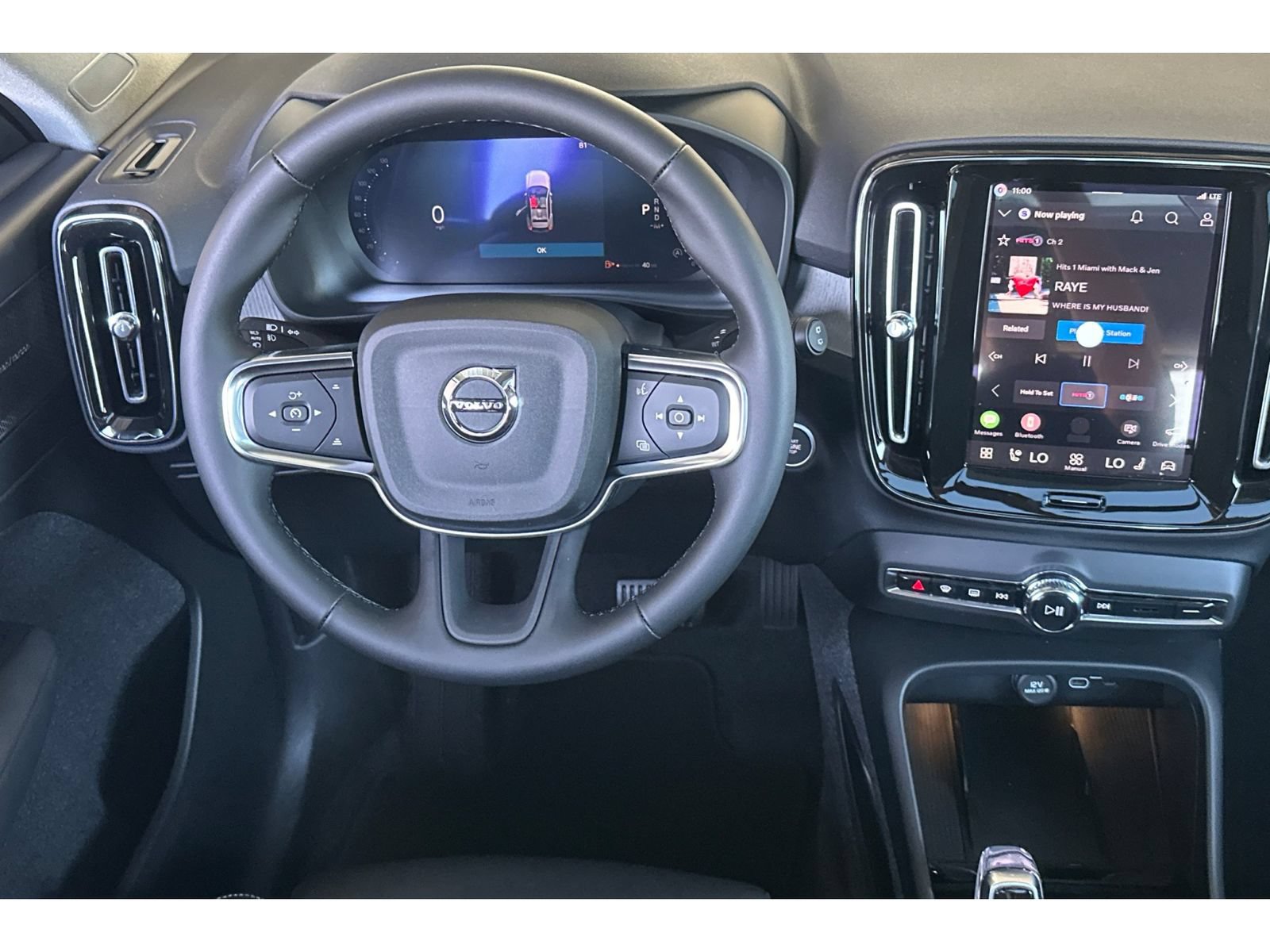 New 2026 Volvo XC40 B5 Plus w/ Climate Package AWD/4WD image 15