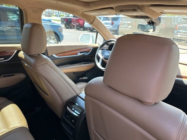 Used 2018 Cadillac XT5 Platinum w/ Driver Assist Package AWD/4WD image 14