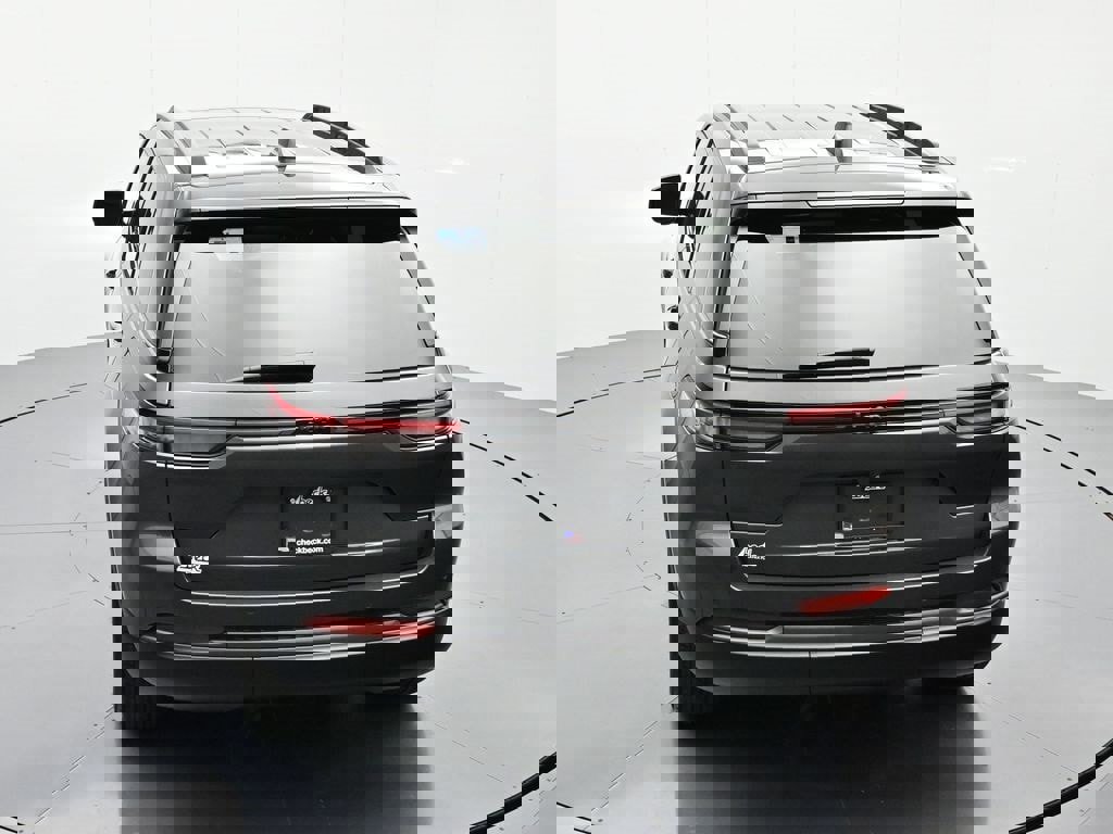 New 2026 Jeep Grand Cherokee Altitude image 31