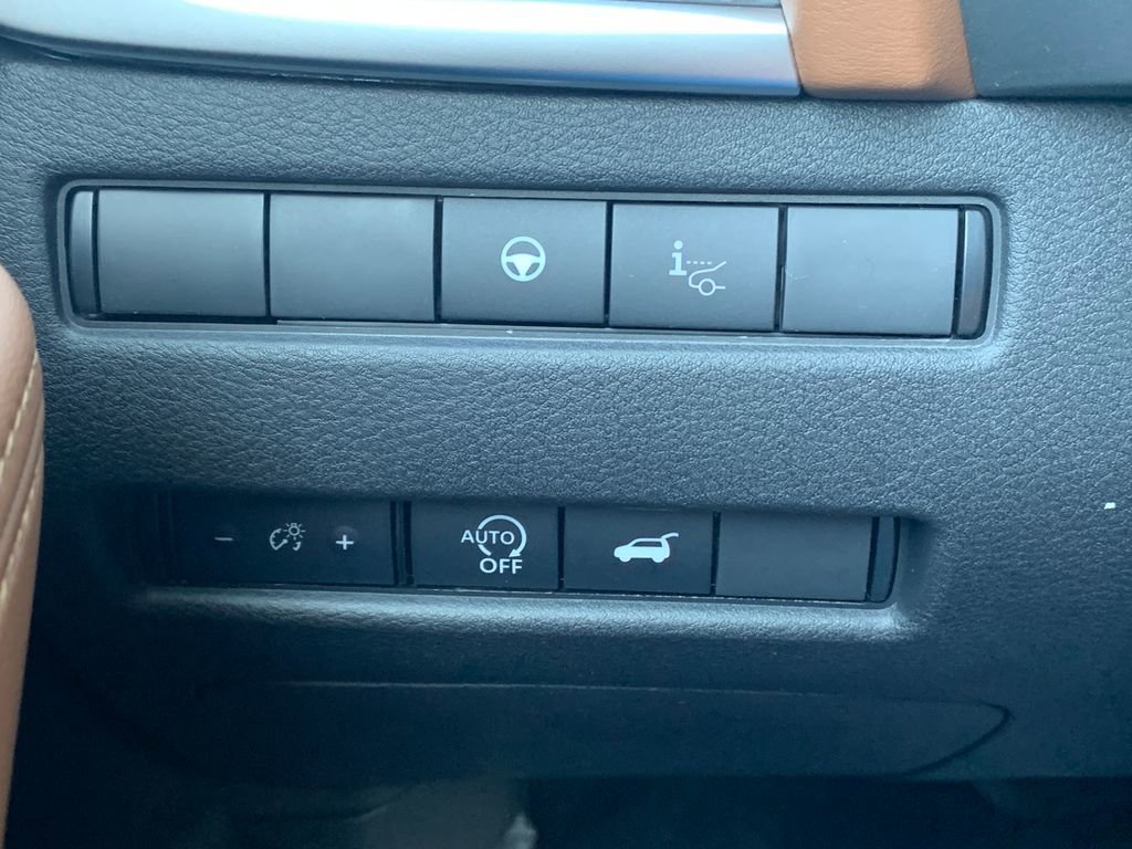 New 2026 Nissan Rogue Platinum AWD/4WD image 18