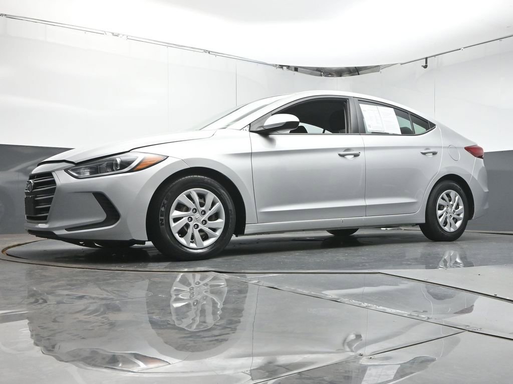 Used 2018 Hyundai Elantra SE w/ Cargo Package image 31