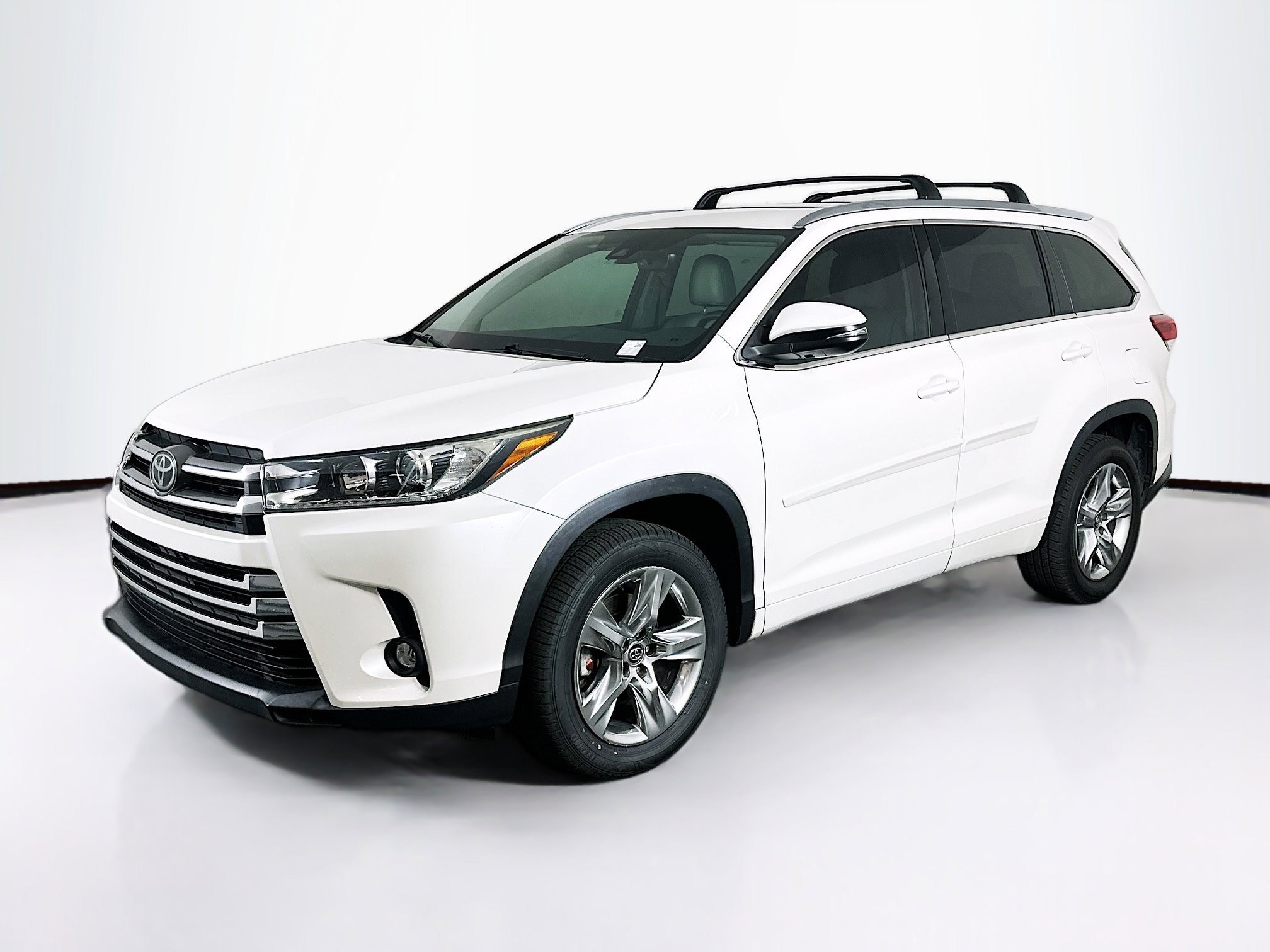 Used 2019 Toyota Highlander Limited FWD image 3