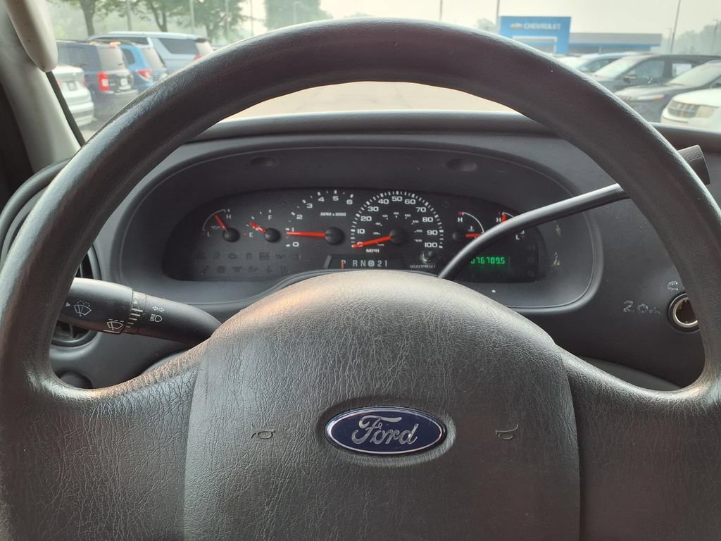 Used 2008 Ford E-250 and Econoline 250 RWD image 17