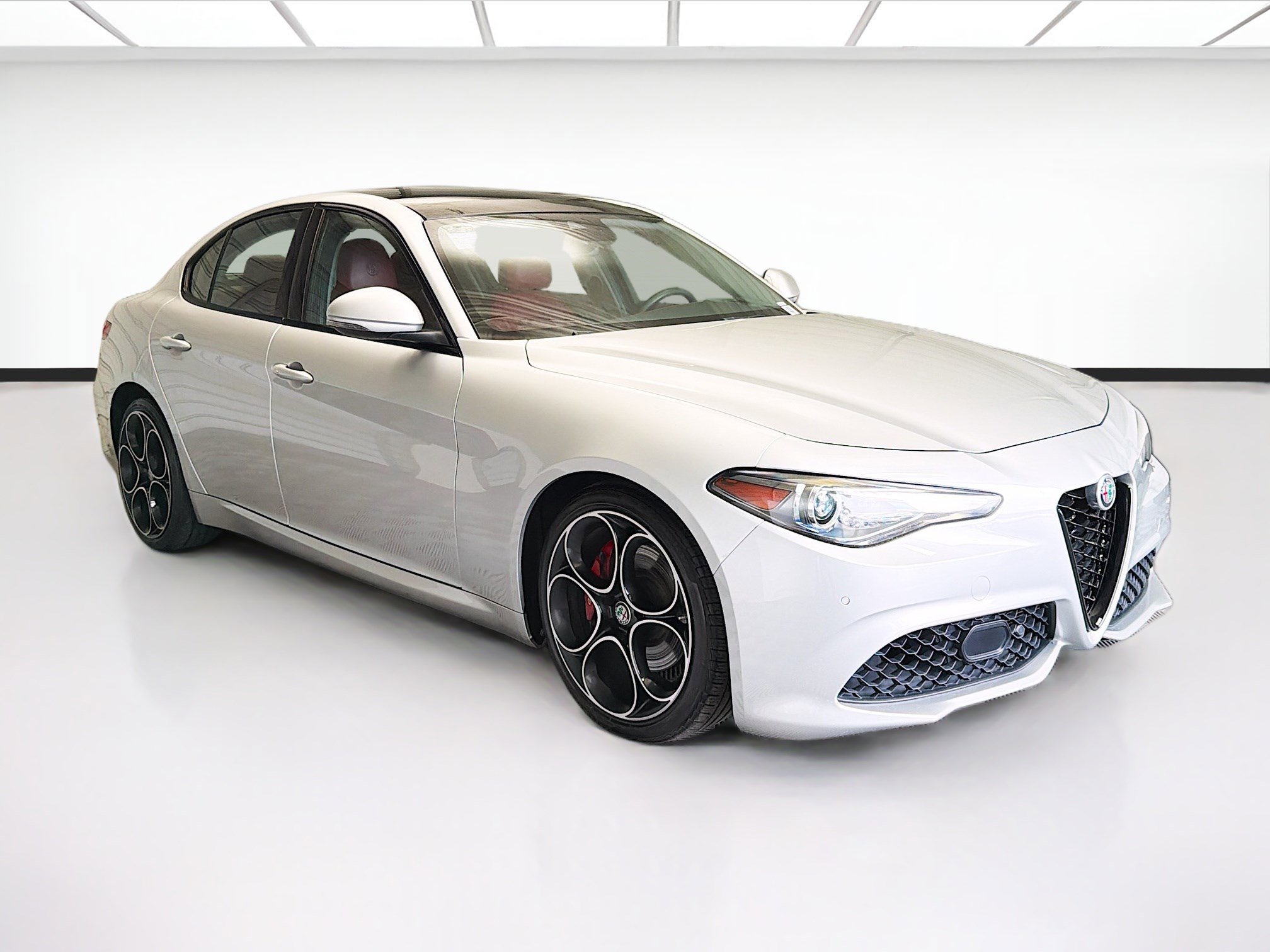 Used 2019 Alfa Romeo Giulia Ti Sport w/ Quick Order Package 22U Sport RWD image 3