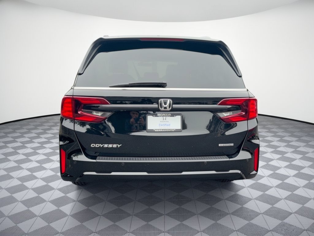 Certified 2025 Honda Odyssey Touring image 11