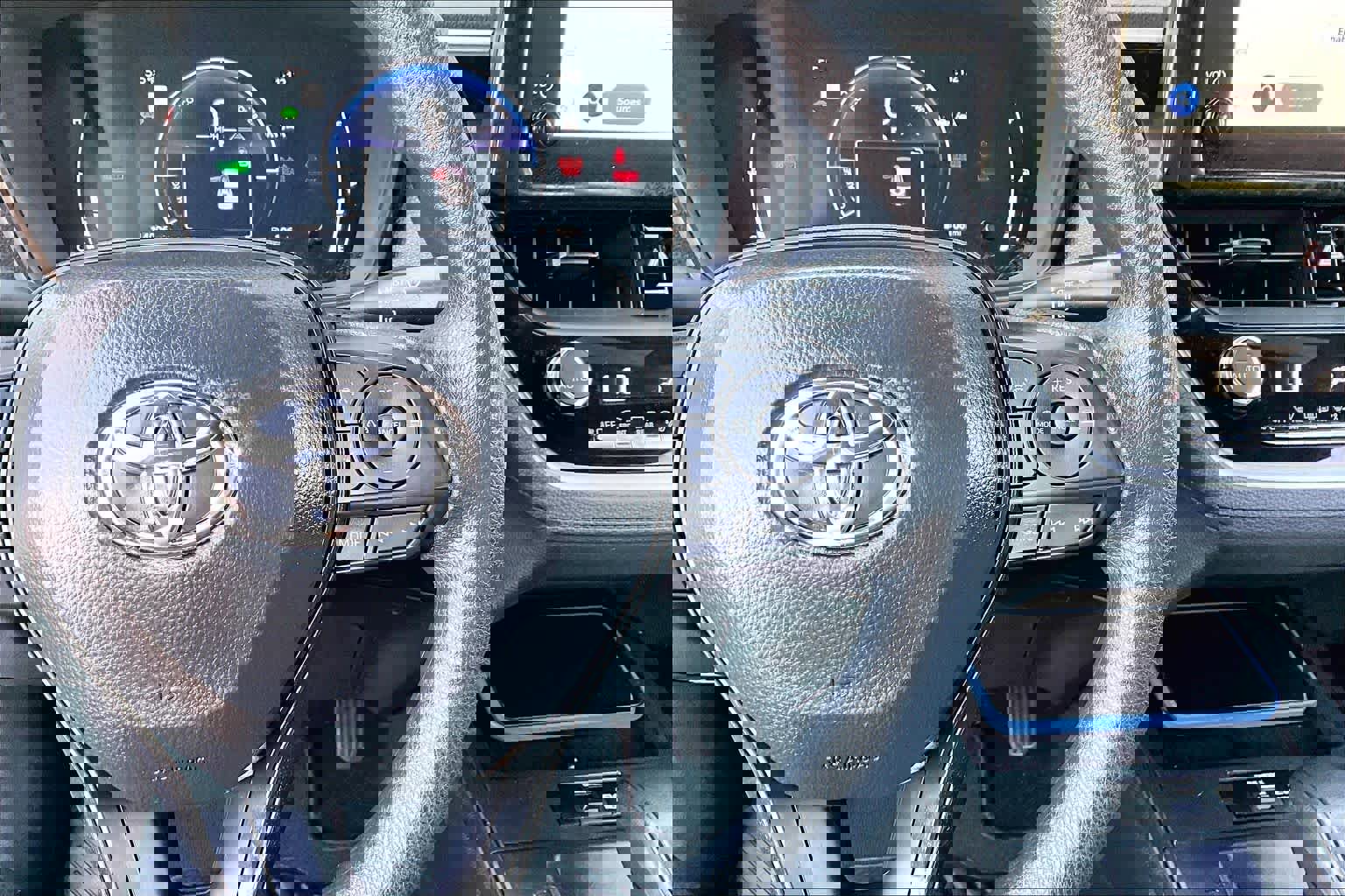 Used 2026 Toyota Corolla Cross S AWD/4WD image 25