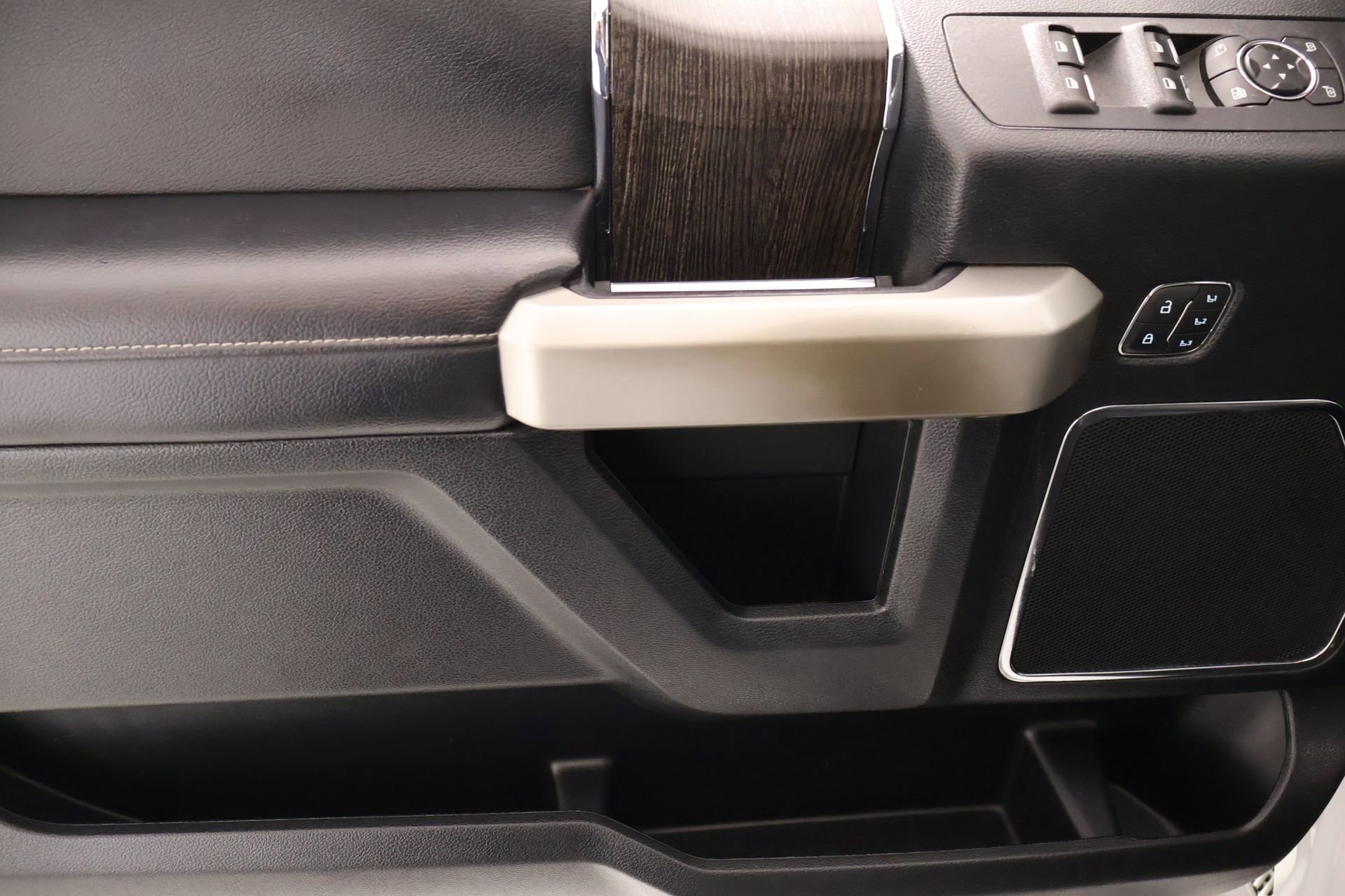 Used 2020 Ford F250 Lariat w/ Lariat Value Package AWD/4WD image 15