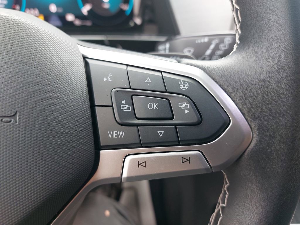 Used 2025 Volkswagen Atlas Cross Sport SE image 15