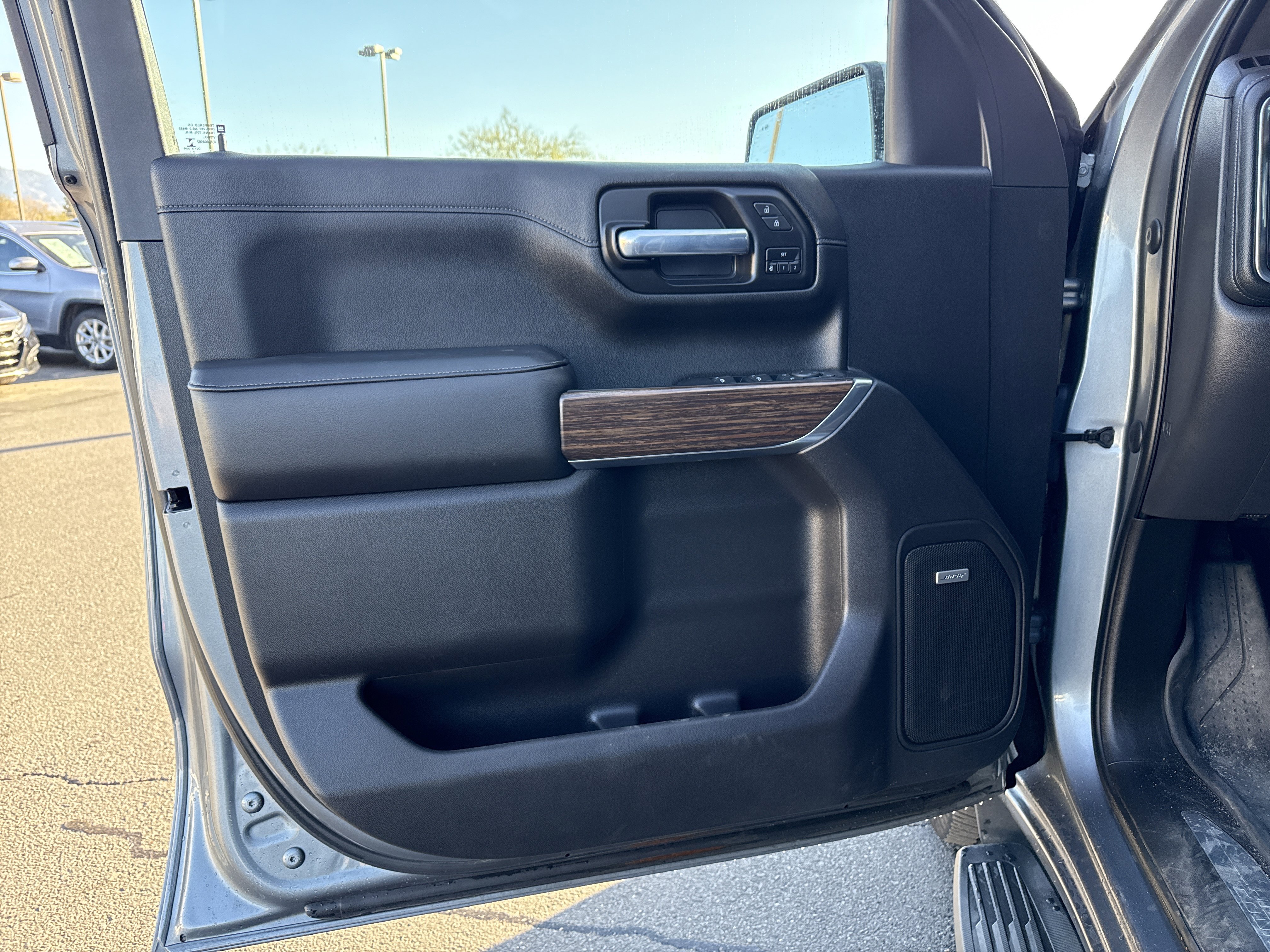 Used 2021 Chevrolet Silverado 1500 High Country w/ Technology Package image 12