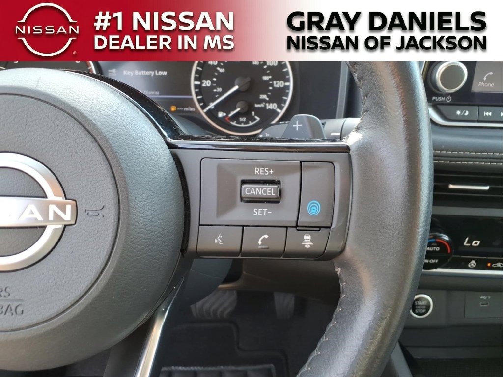 Used 2023 Nissan Rogue SV w/ SV Premium B Package FWD image 15