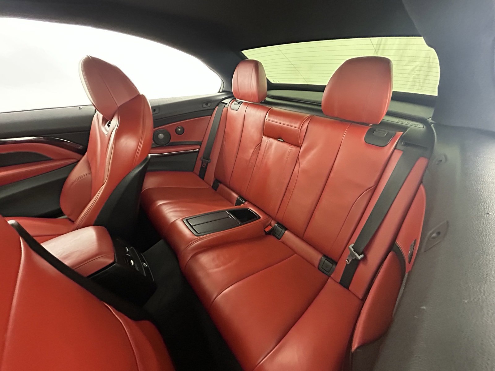 Used 2016 BMW M4 Convertible image 36