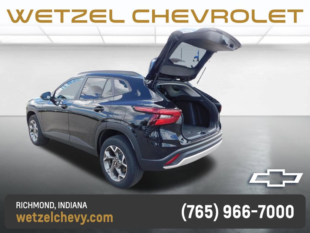 Used 2025 Chevrolet Trax LT w/ LT Convenience Package FWD image 20