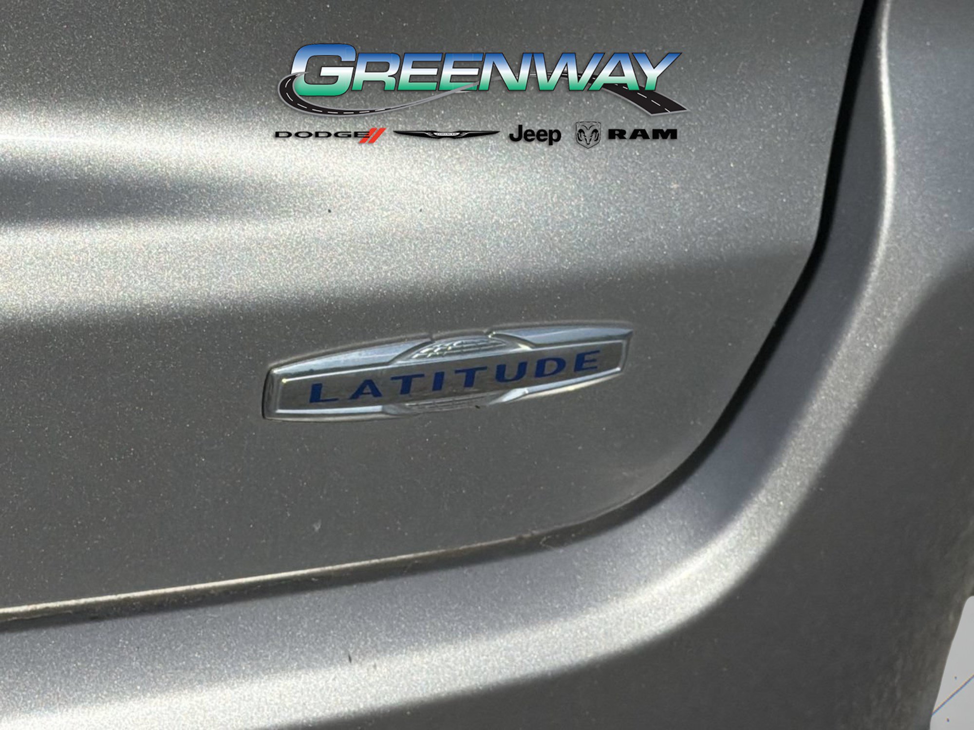 Used 2018 Jeep Compass Latitude FWD image 9