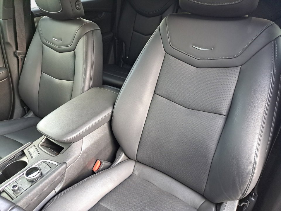 Certified 2021 Cadillac XT5 Premium Luxury image 11