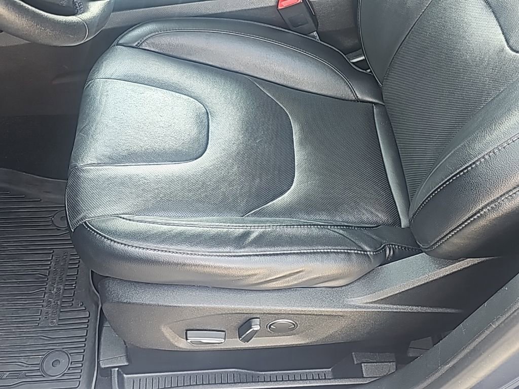 Used 2019 Ford Edge Titanium w/ Equipment Group 301A image 11