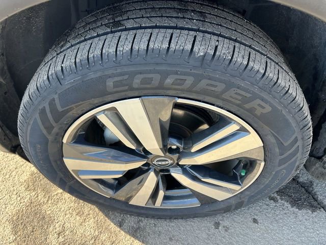 Used 2023 Nissan Rogue SL AWD/4WD image 12