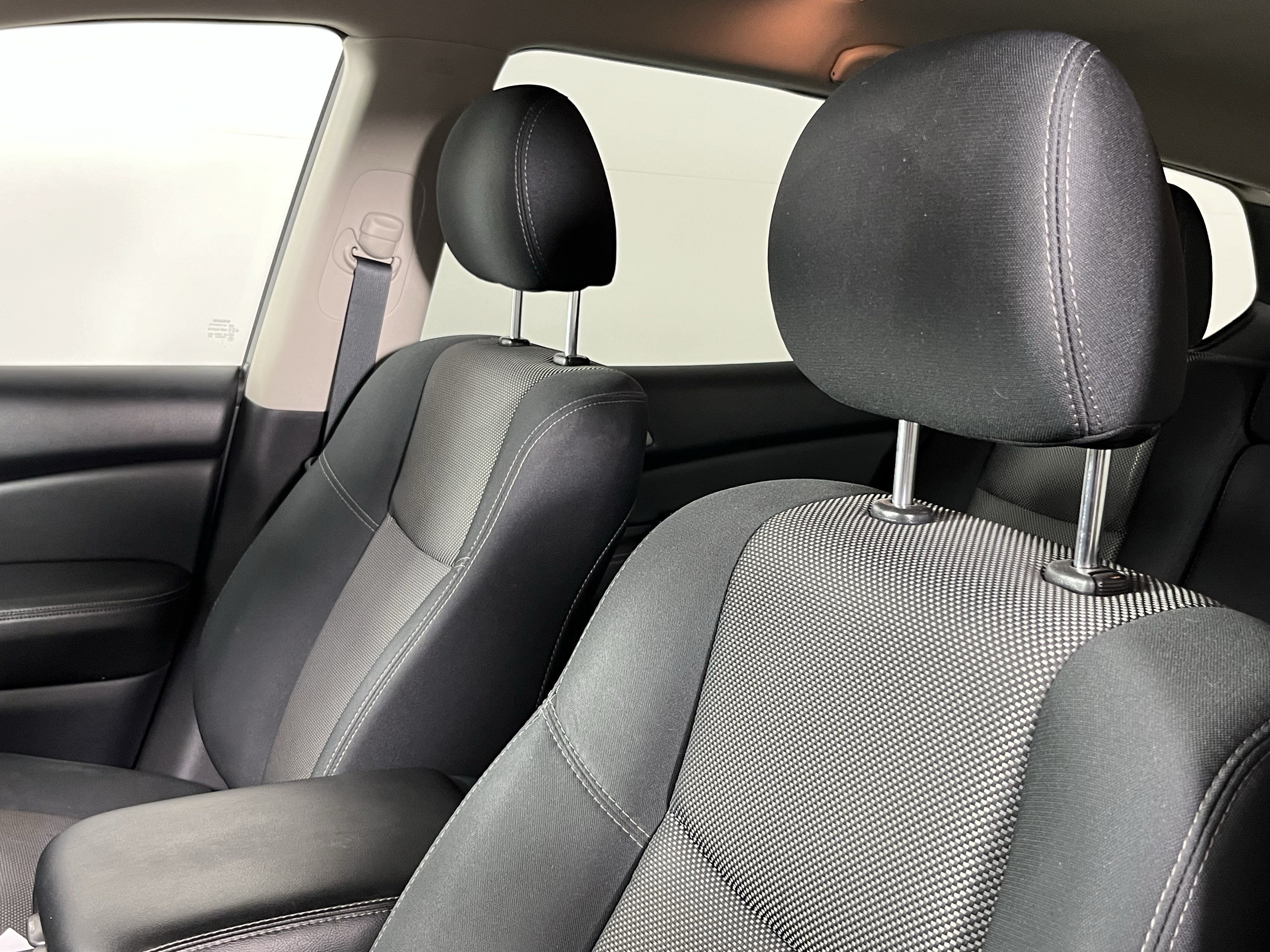 Used 2019 Nissan Pathfinder S AWD/4WD image 11