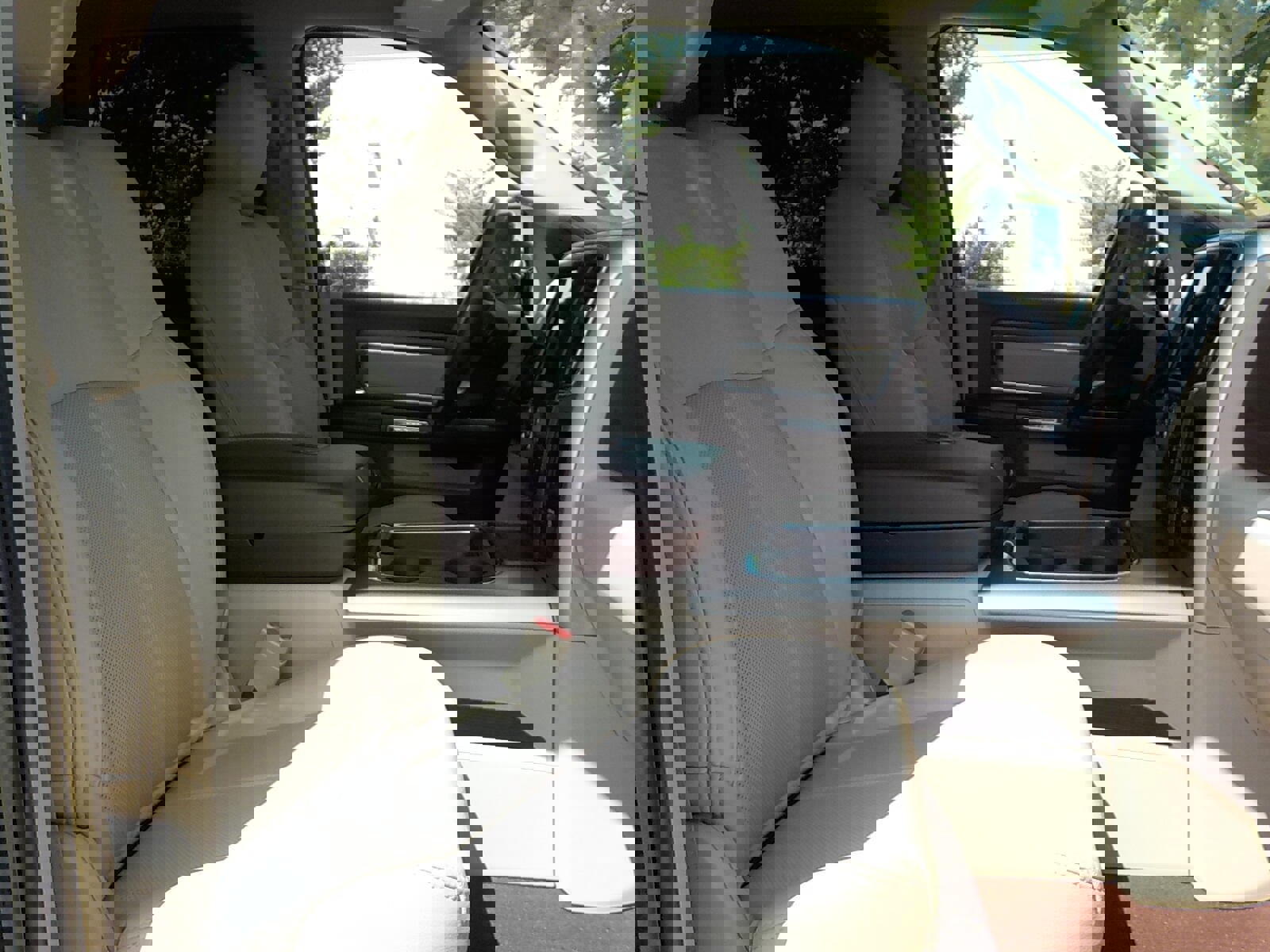 Used 2018 RAM 2500 Laramie w/ Convenience Group image 15