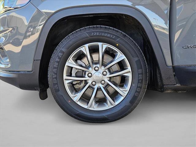 Used 2019 Jeep Cherokee Latitude Plus image 22