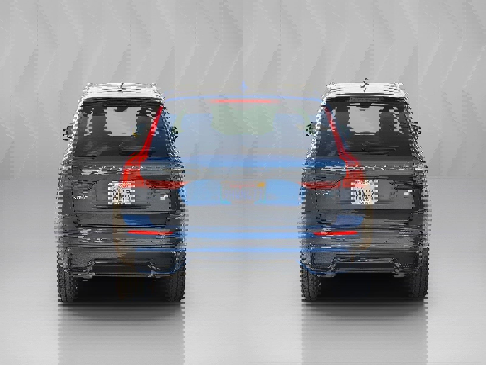 Certified 2024 Volvo XC60 T8 Ultimate w/ Protection Package Premier image 5