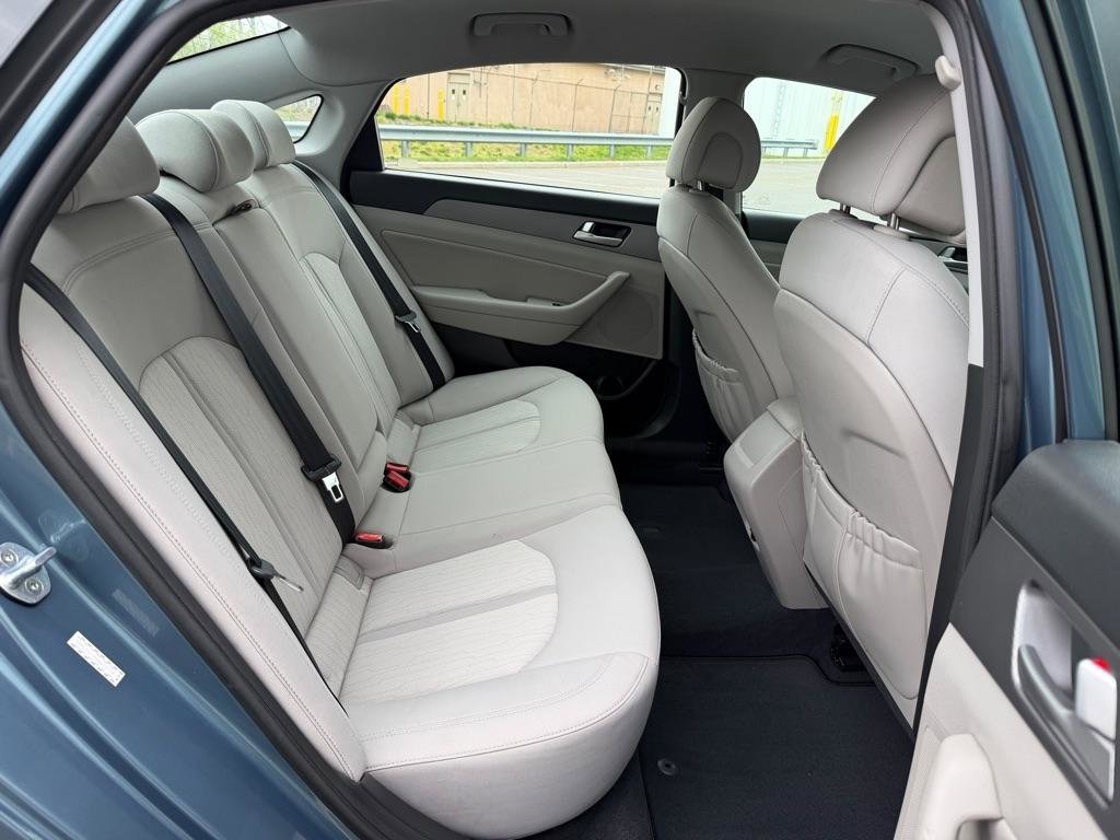 Used 2016 Hyundai Sonata SE FWD image 16