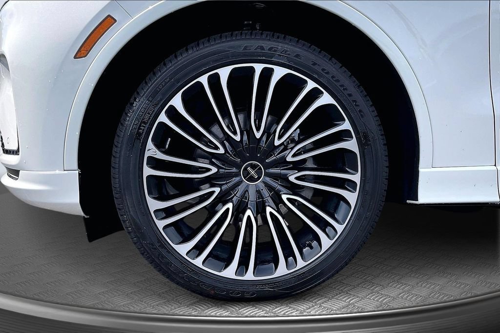 New 2026 Lincoln Aviator Black Label w/ Dynamic Handling Package AWD/4WD image 12