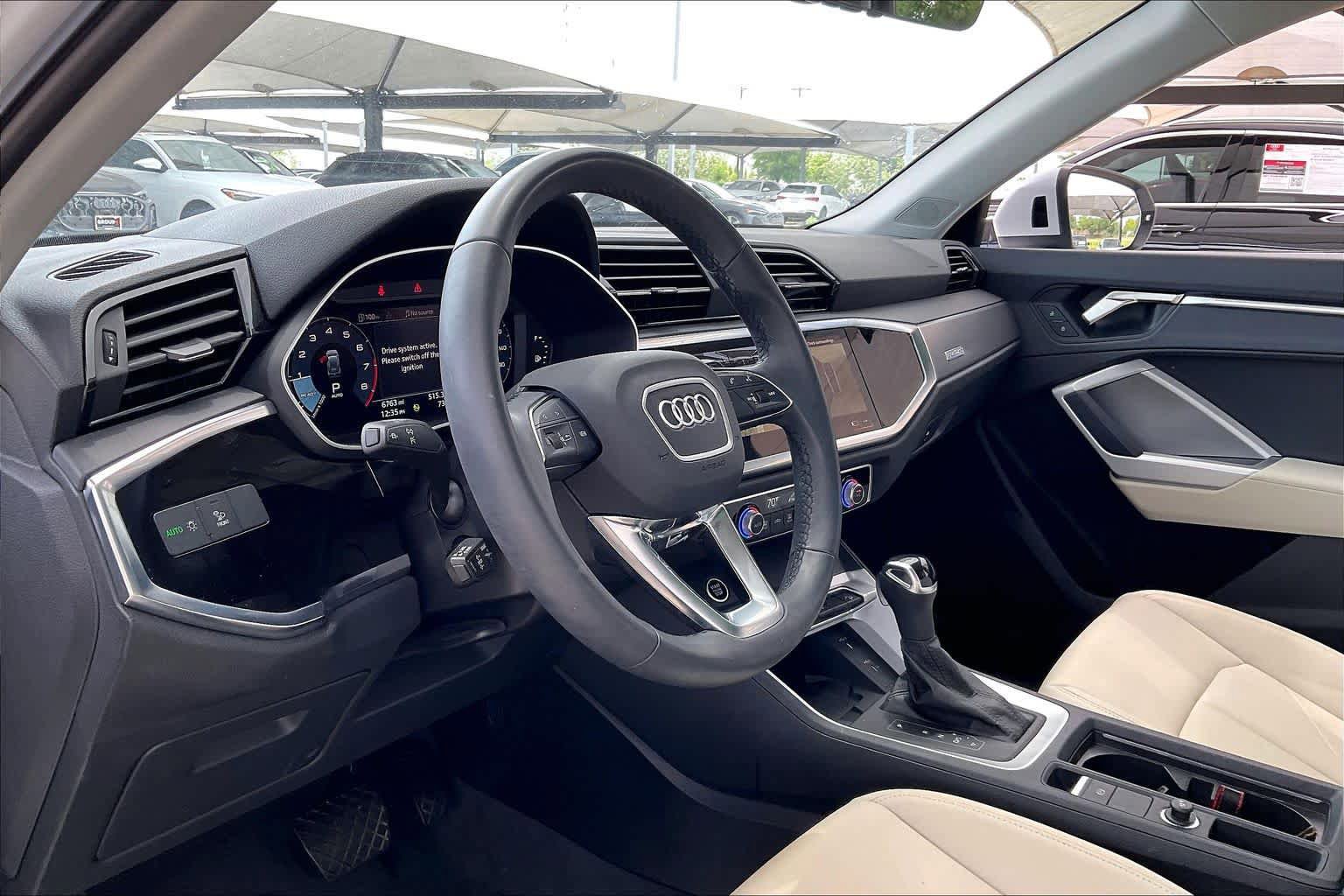 Used 2024 Audi Q3 2.0T Premium Plus w/ Premium Plus Package AWD/4WD image 17