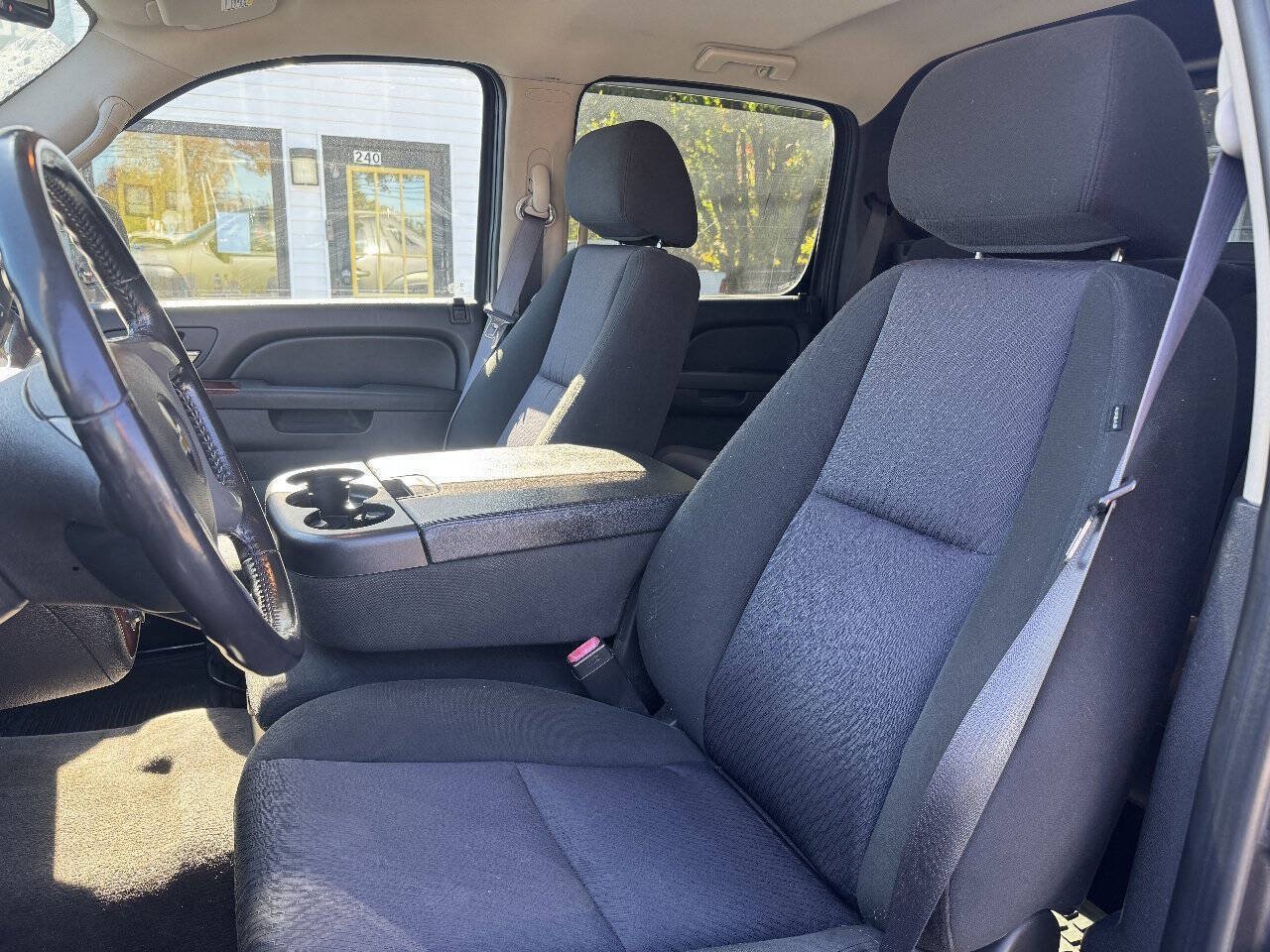 Used 2011 Chevrolet Avalanche LT AWD/4WD image 18